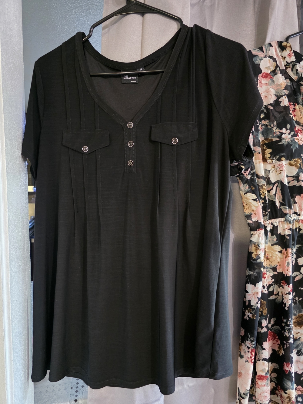 3 - Size 1X Women's Blouses - Picture 2 of 7